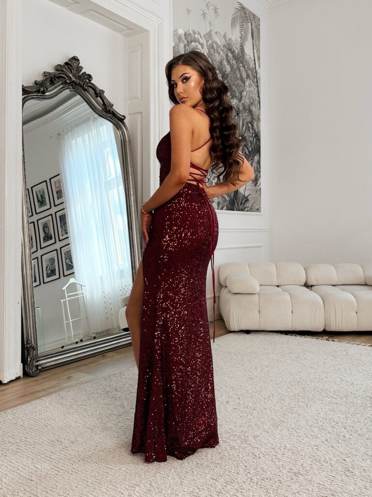 PENELOPE – bordowa, cekinowa sukienka z wiązanym gorsetem