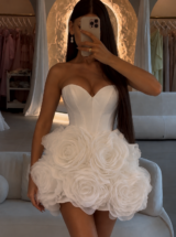 PEONY- szyta na miarę, biała sukienka ślubna mini, krótka, z kwiatami 3D, z wiązanym gorsetem, zdjęcie 1 z 2