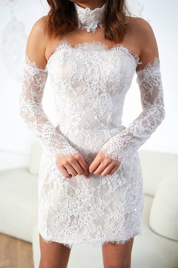 Arabella – szyta na miarę, krótka, koronkowa suknia mini ślubna, opcja z bolerkiem, z rękawami, z chokerem