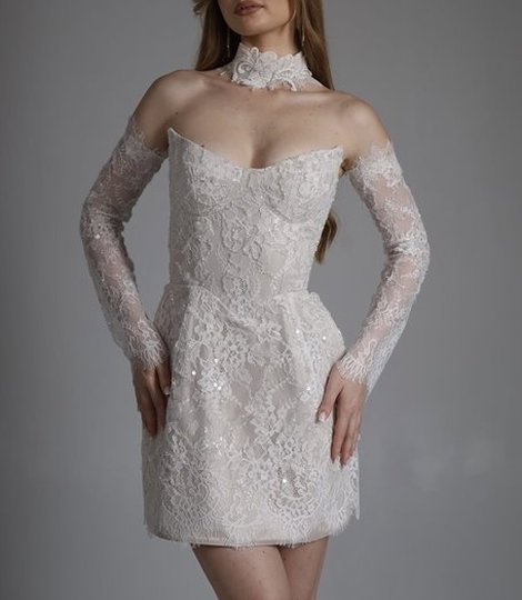 Arabella (bolerko, choker, rękawy), wariant 3 Arabella (bolerko, choker, rękawy), wariant 3. DRESS ON NOW, ujęcie 10