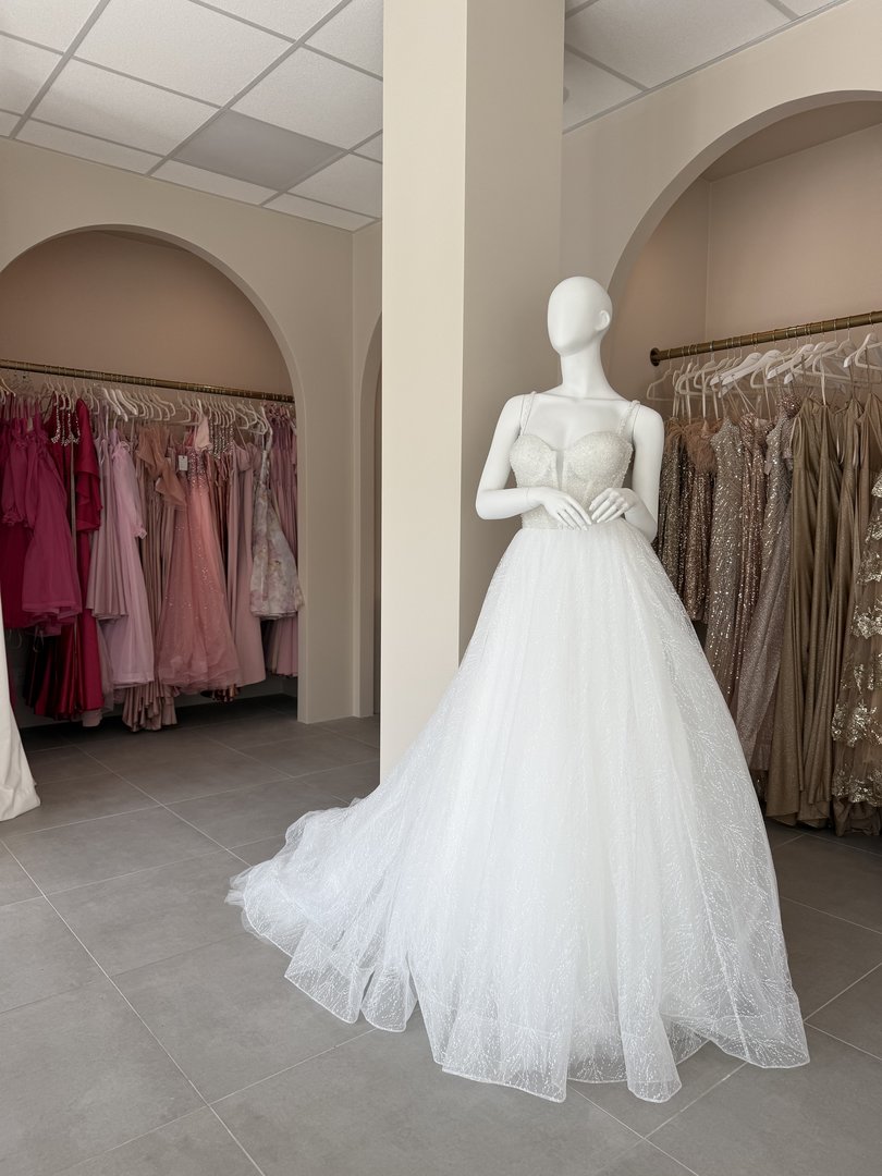 Salon DRESS ON NOW w Limanowej, wnętrze, zdjęcie 2